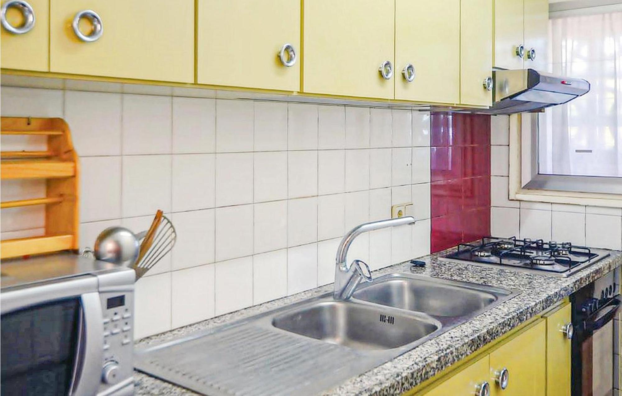 Awesome Apartment In Santa Susanna With Kitchen Zewnętrze zdjęcie